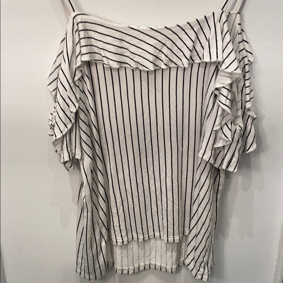 Cold Shoulder Ruffle Accent Top - Picture 4 of 4